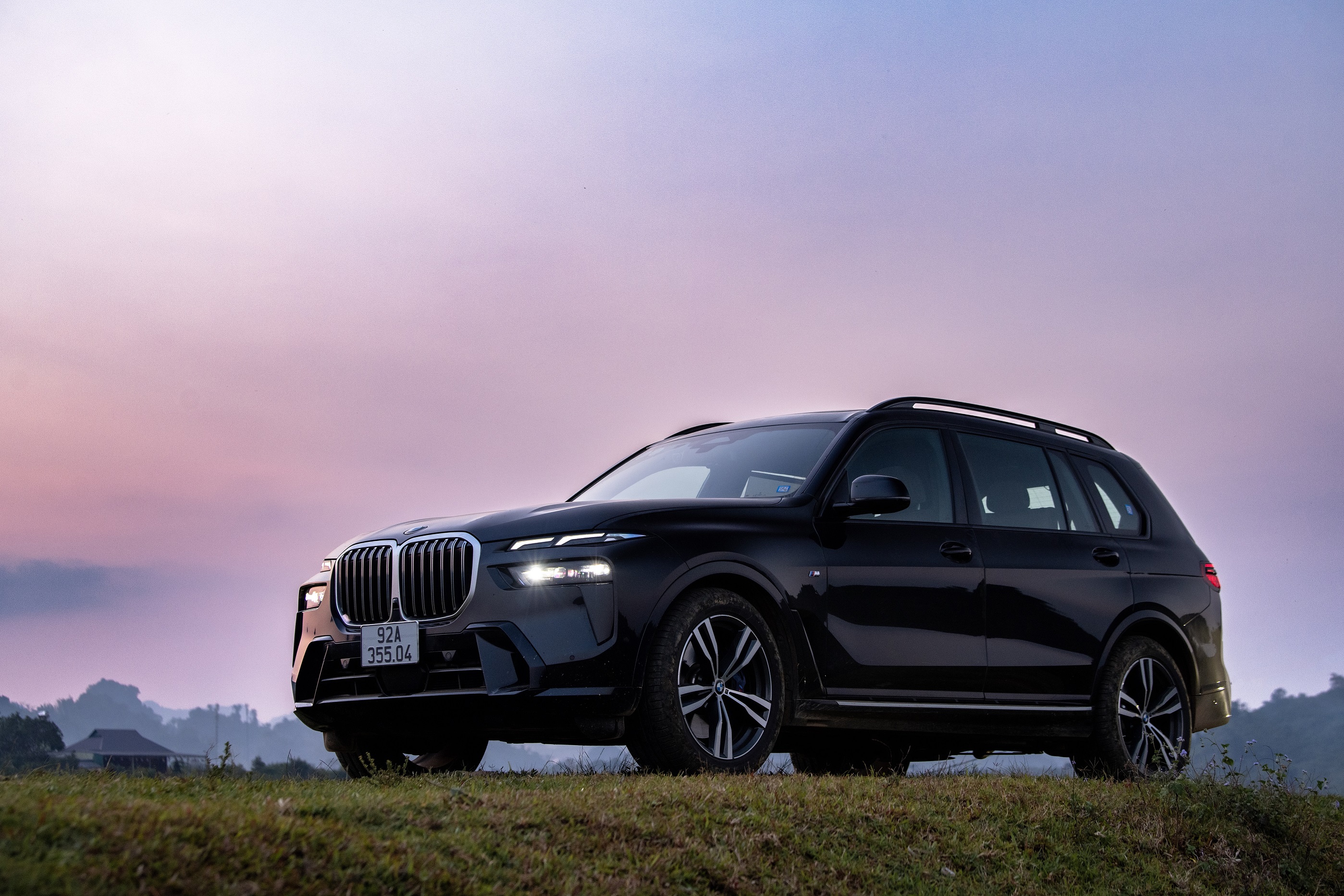 bmw-x7-duoc-huong-uu-dai-len-den-hon-300-trieu-2