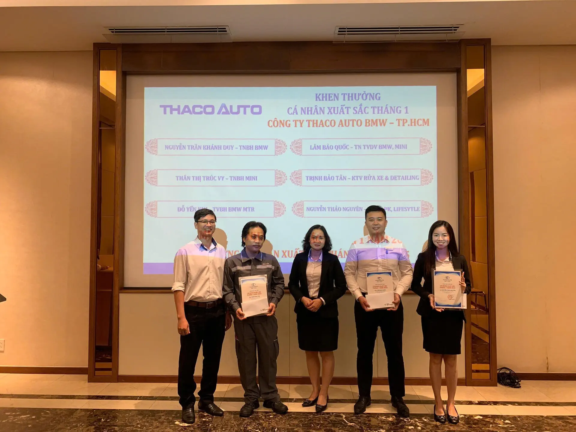 THACO AUTO BMW - TP. HCM tổ chức lễ chào cờ tháng 3/2025 tại chi nhánh BMW Sala